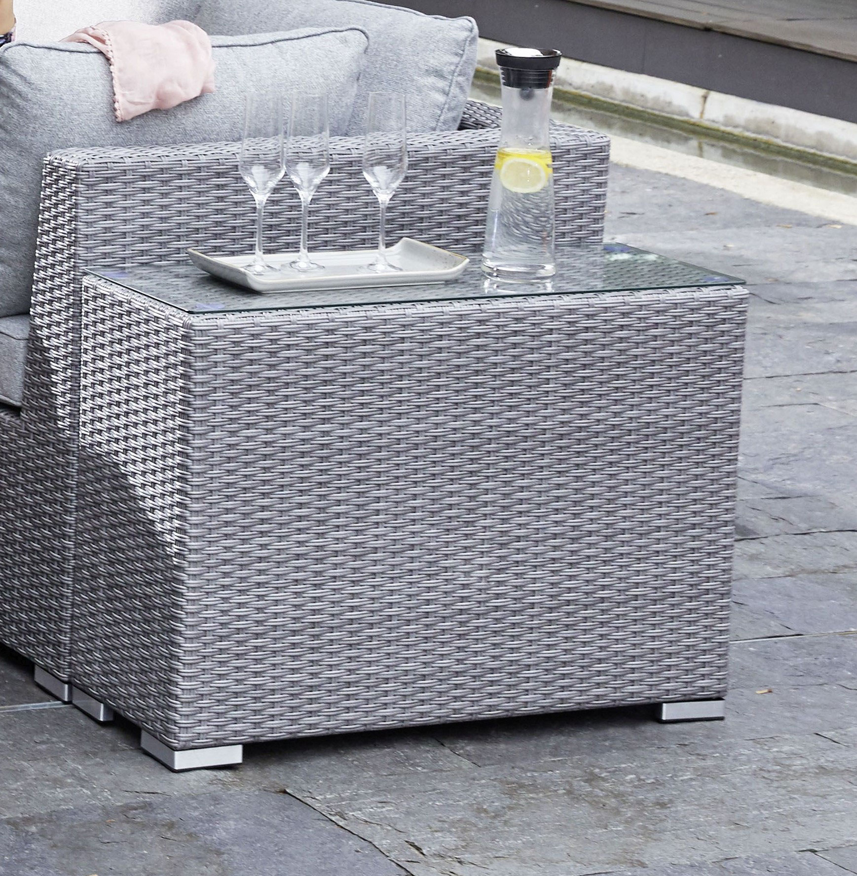 OUTDOOR Gartenlounge Mitteltisch image number 2