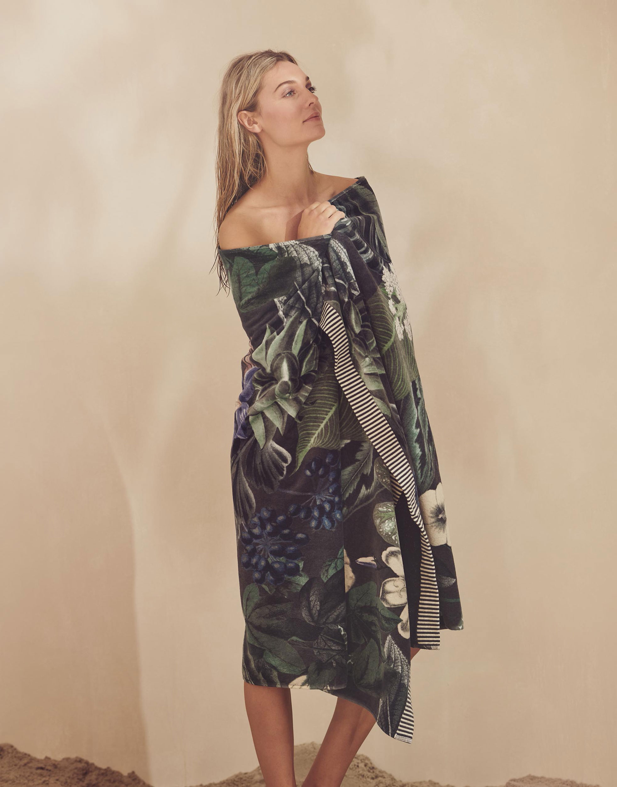 ESSENZA HOME Velour-Strandlaken image number 2