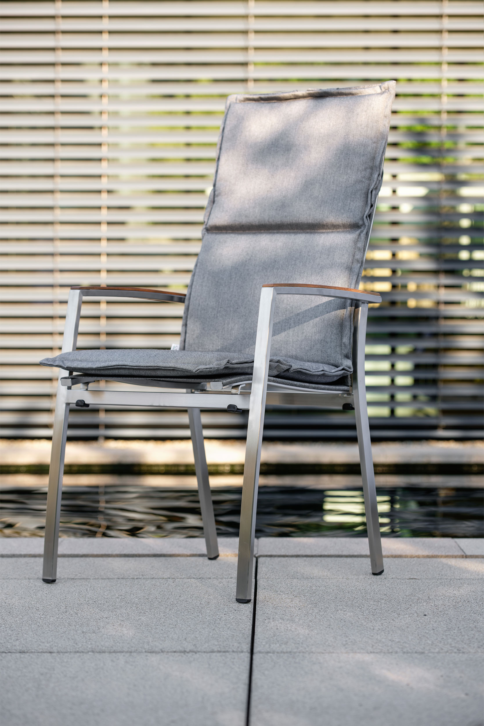 STERN Stapelsessel image number 2