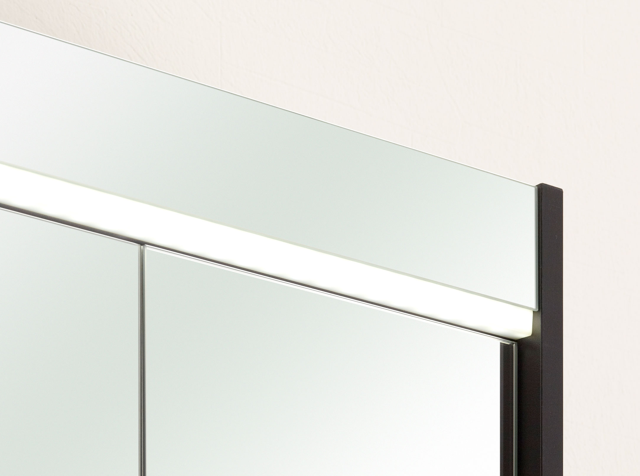 Spiegelschrank image number 2