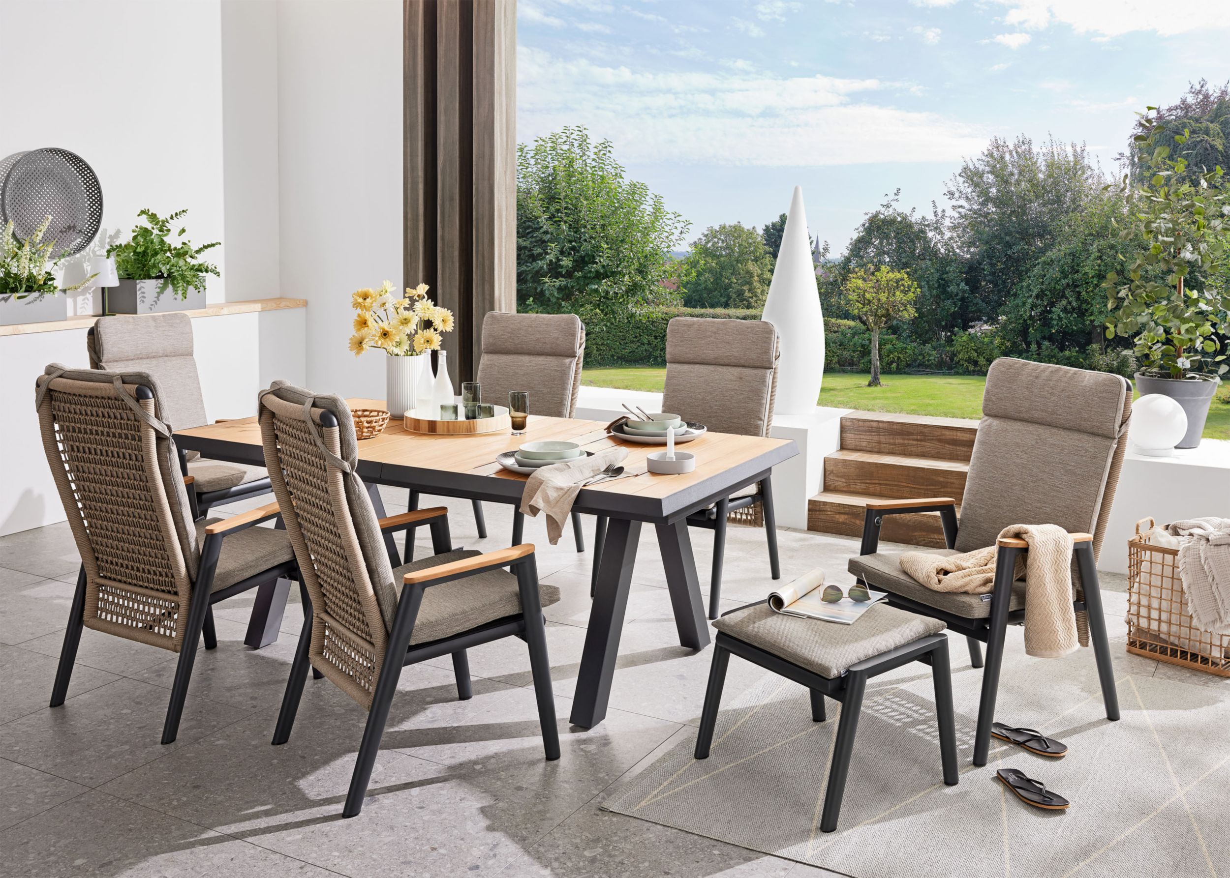 MONDO Hocker image number 5