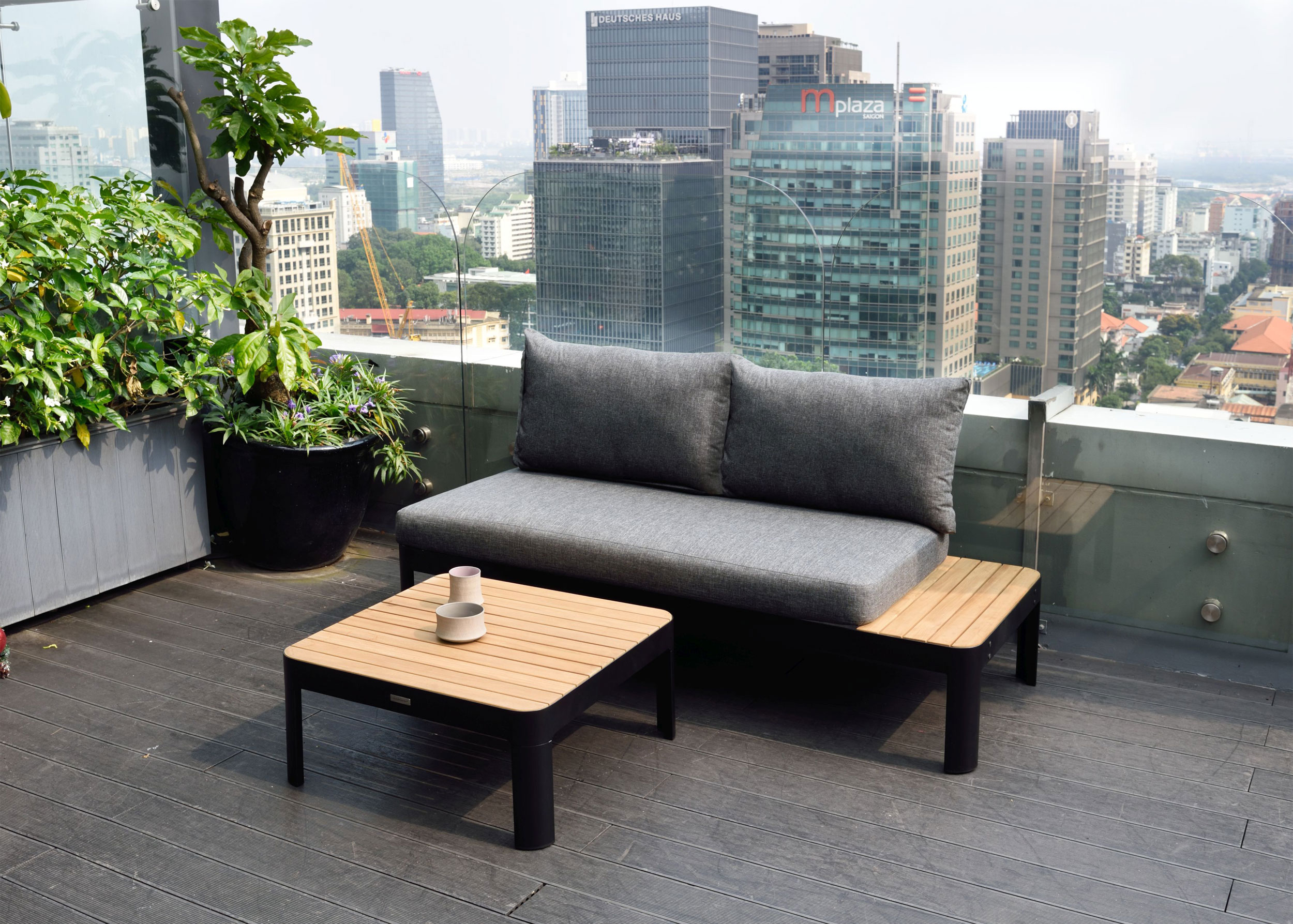 OUTDOOR Couchtisch image number 2