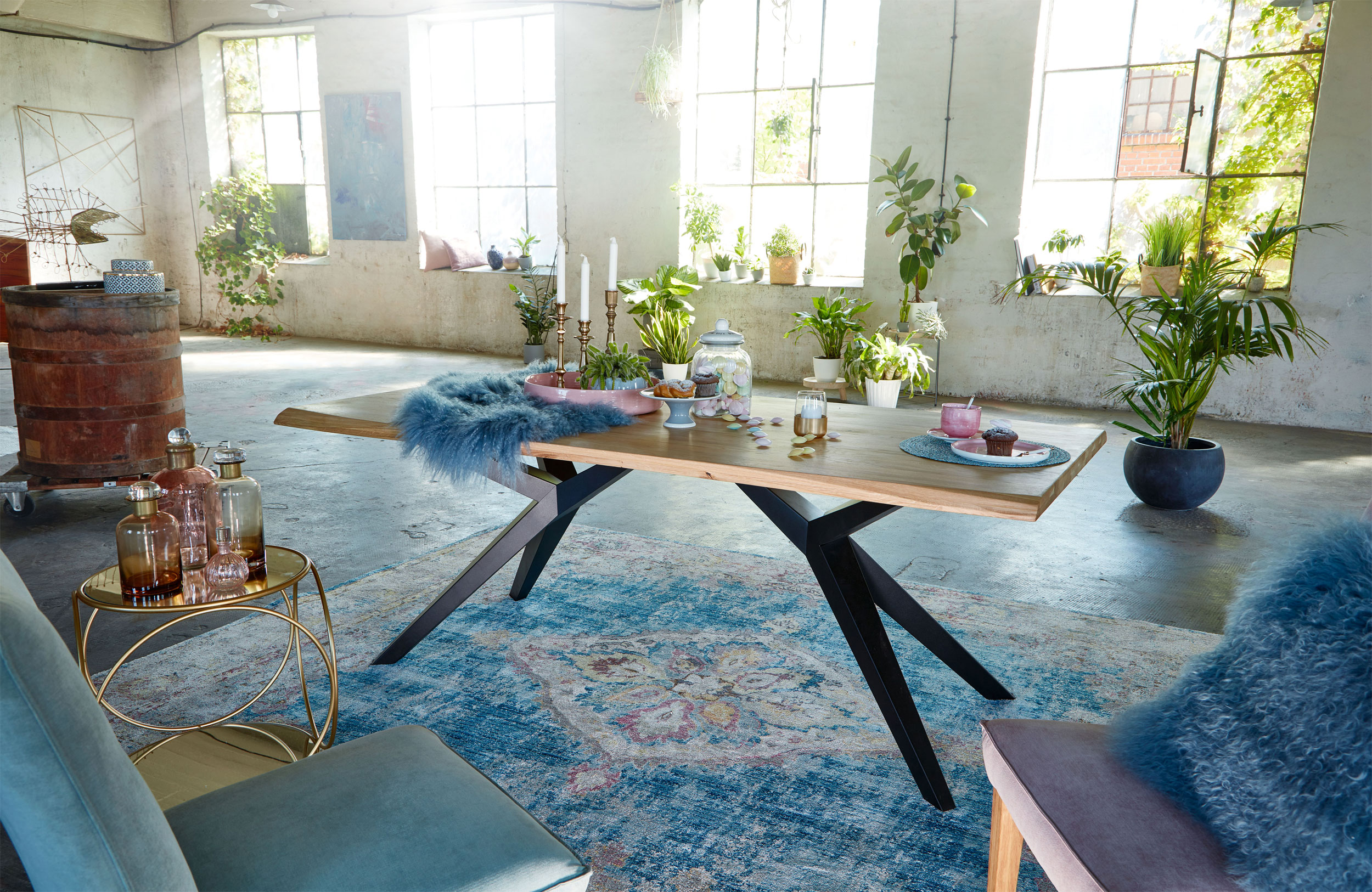 Tisch image number 3