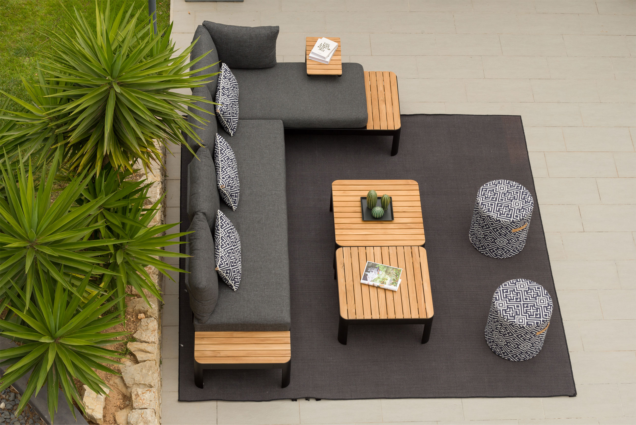 OUTDOOR Couchtisch image number 7