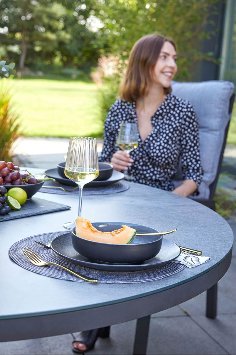 OUTDOOR Gartentisch rund x-Fu&szlig; image number 5