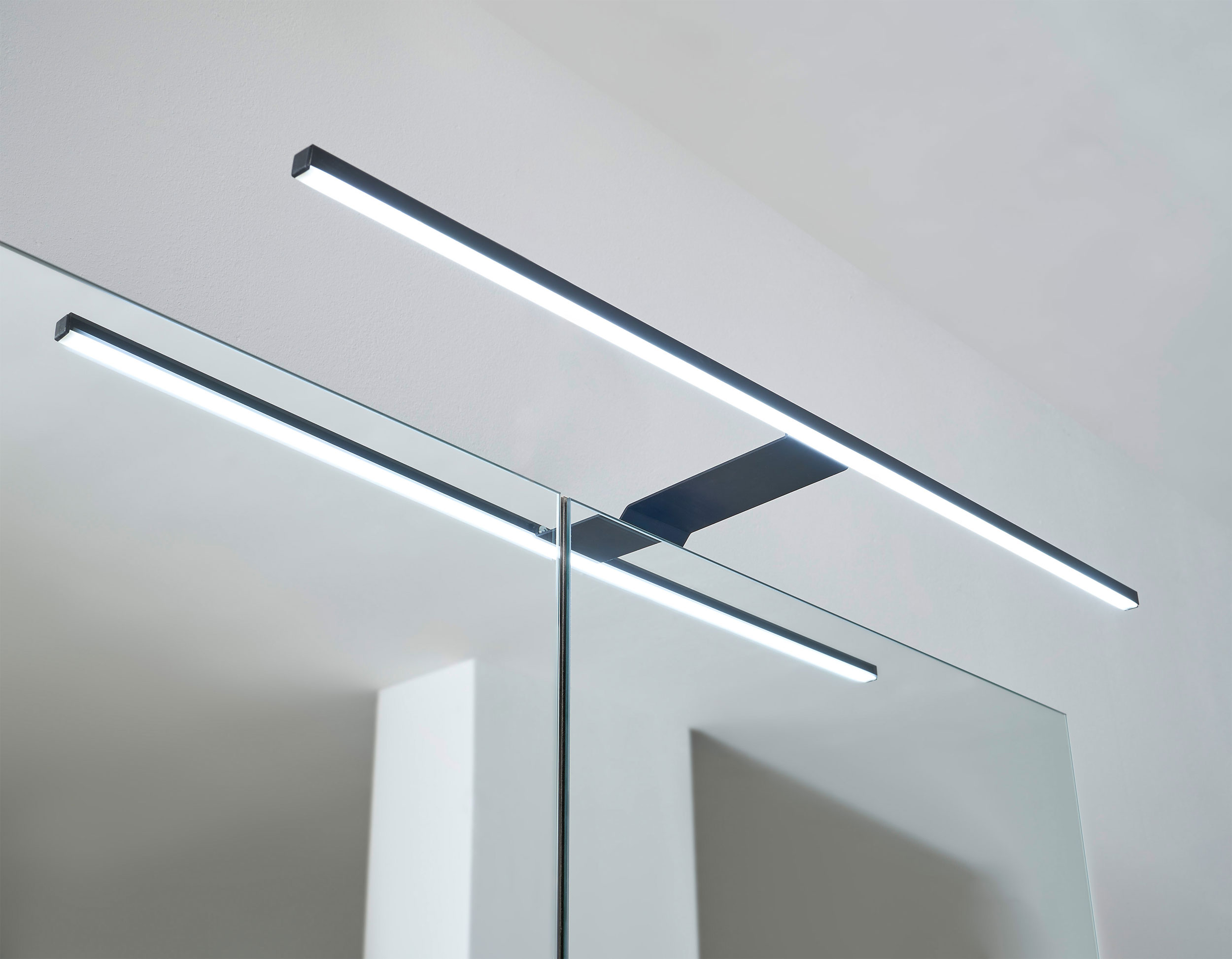 Spiegelschrank image number 4