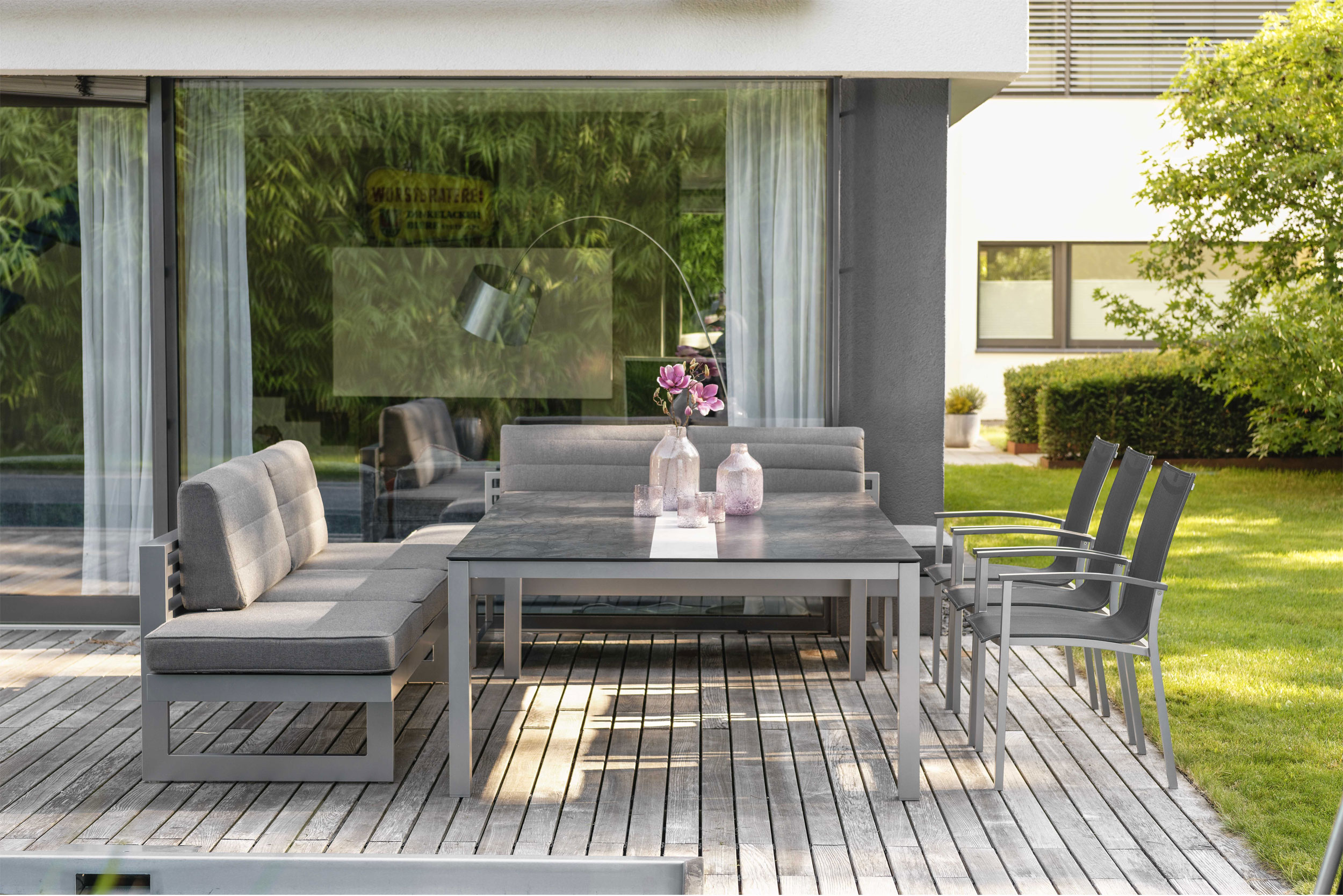 STERN Dining-Bank/Liege image number 2