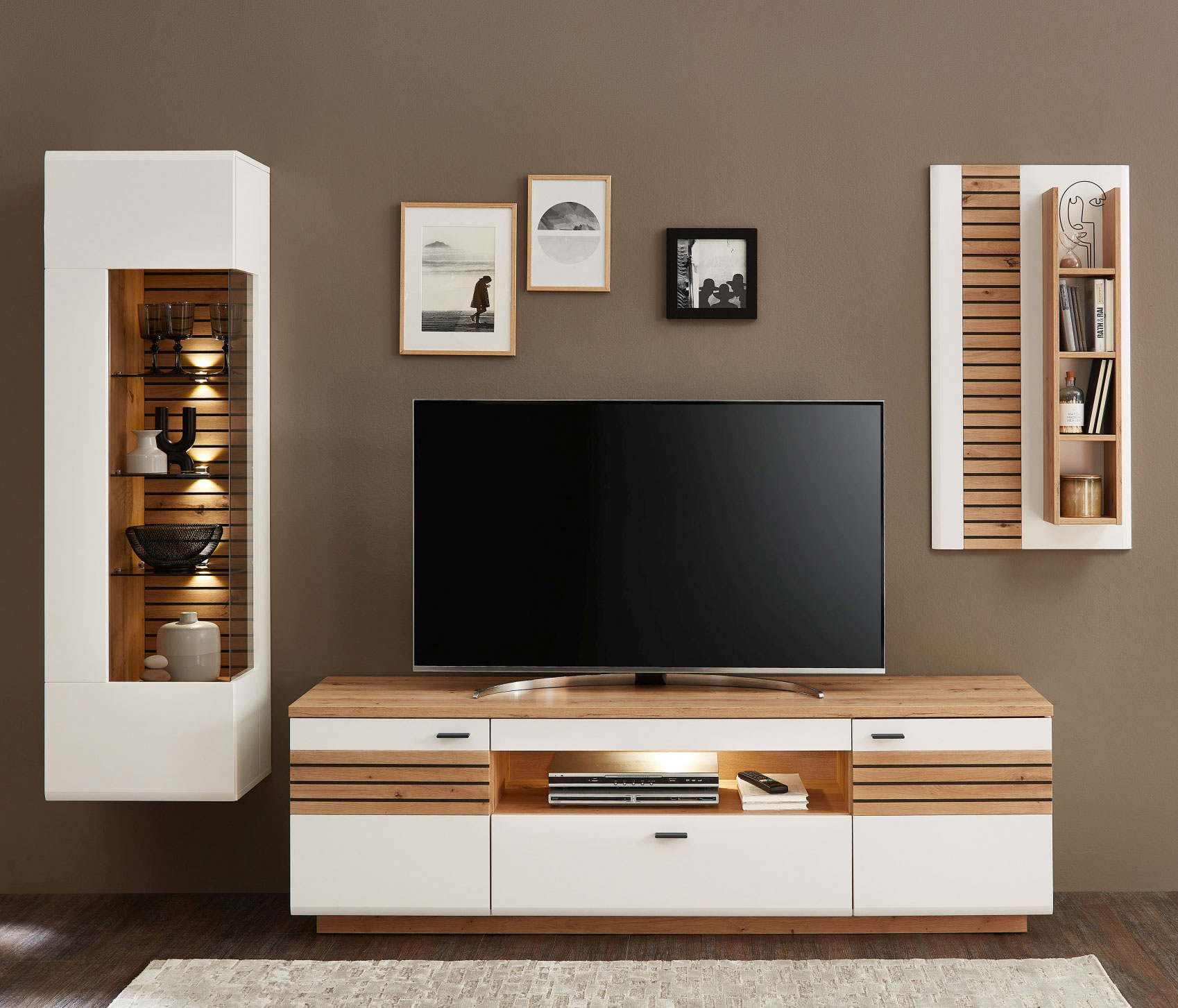 Wohnwand image number 2